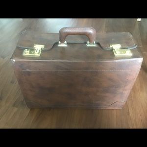 Catalogue and sample leather case